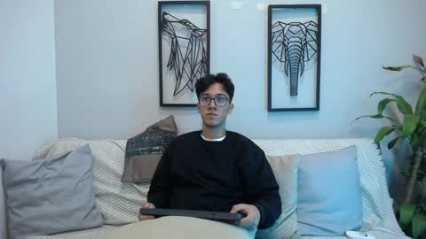 austinreeds online show from November 4, 3:44 pm