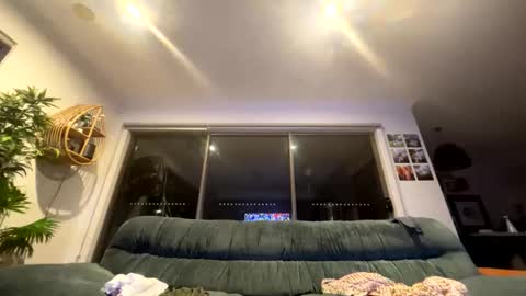 austintoner85 online show from June 6, 9:03 am