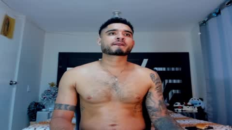 Snapshot of austintorres_ chatting on December 21, 4:41 am AustinTorres online show from December 21, 4:41 am