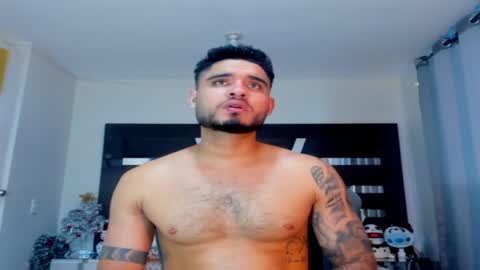 Snapshot of austintorres_ chatting on December 24, 4:44 am AustinTorres online show from December 24, 4:44 am