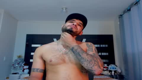 Snapshot of austintorres_ chatting on December 31, 2:51 am AustinTorres online show from December 31, 2:51 am