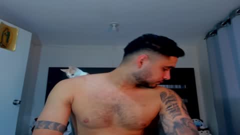 Snapshot of austintorres_ chatting on January 5, 2:17 am AustinTorres online show from January 5, 2:17 am