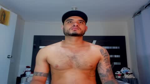 Snapshot of austintorres_ chatting on January 7, 2:53 am AustinTorres online show from January 7, 2:53 am