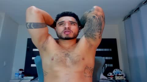 Snapshot of austintorres_ chatting on January 8, 3:19 am AustinTorres online show from January 8, 3:19 am