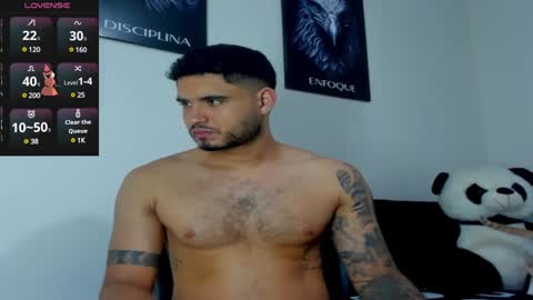 Snapshot of austintorres_ chatting on January 21, 1:50 am AustinTorres online show from January 21, 1:50 am