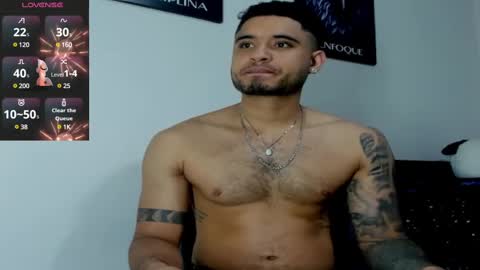 Snapshot of austintorres_ chatting on February 10, 2:30 am AustinTorres online show from February 10, 2:30 am