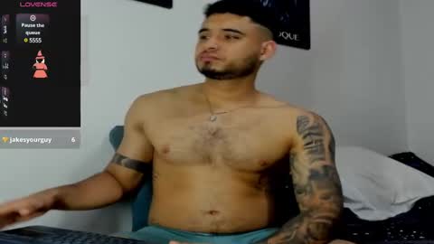 Snapshot of austintorres_ chatting on February 22, 6:39 am AustinTorres online show from February 22, 6:39 am