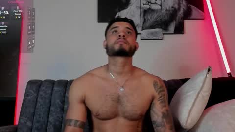 Snapshot of austintorres_ chatting on September 13, 10:53 pm AustinTorres online show from September 13, 10:53 pm