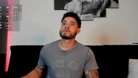 Snapshot of austintorres_ chatting on September 23, 2:47 am AustinTorres online show from September 23, 2:47 am