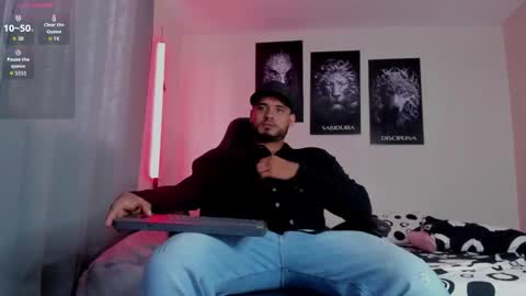 Snapshot of austintorres_ chatting on October 20, 9:59 pm AustinTorres online show from October 20, 9:59 pm