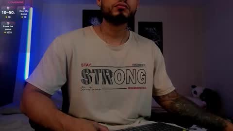 Snapshot of austintorres_ chatting on October 27, 8:35 pm AustinTorres online show from October 27, 8:35 pm