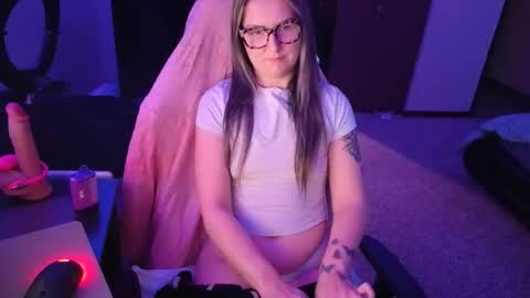 autumn2704 online show from November 25, 4:29 pm