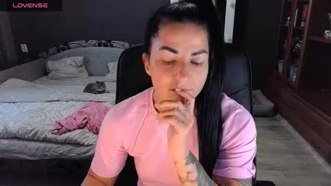 Ava online show from November 22, 10:58 am