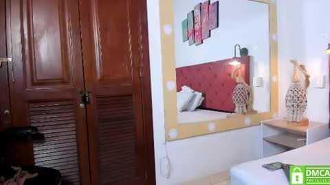 Snapshot of ava_bonny chatting on July 23, 4:43 am ava_bonny online show from July 23, 4:43 am