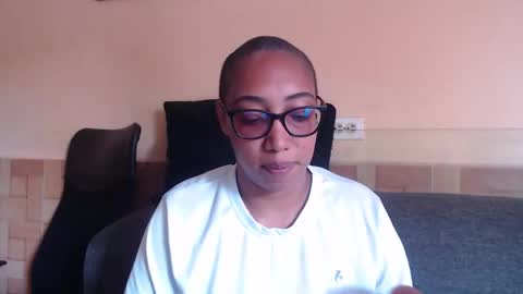 Snapshot of ava_f0xy chatting on March 28, 7:02 pm Ava Jordana online show from March 28, 7:02 pm