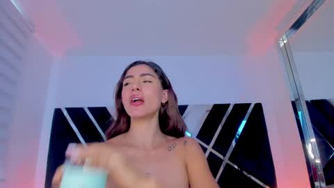 Snapshot of ava_fontana2 chatting on May 22, 10:26 pm Ava Fontana online show from May 22, 10:26 pm