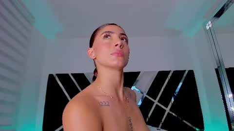 Snapshot of ava_fontana2 chatting on June 9, 11:49 pm Ava Fontana online show from June 9, 11:49 pm