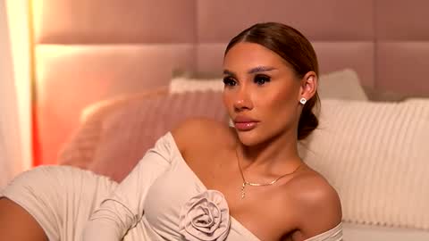 Ava online show from January 13, 1:33 am