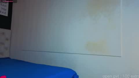 ava_lewis_ online show from October 14, 4:02 am