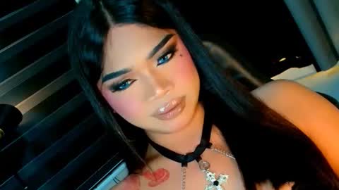 Snapshot of ava_lux chatting on June 24, 11:20 am Ava online show from June 24, 11:20 am