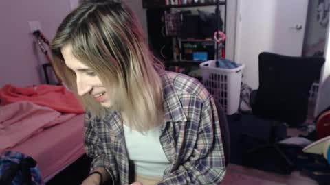 Ava online show from February 5, 11:53 pm