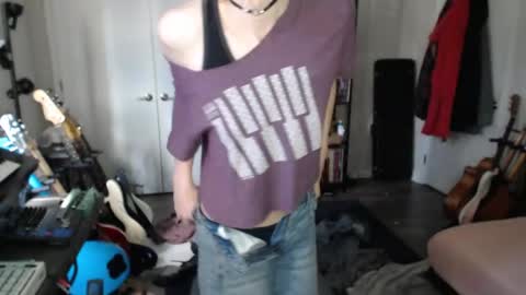 Snapshot of ava_reinhart_999 chatting on April 30, 7:42 pm Ava online show from April 30, 7:42 pm