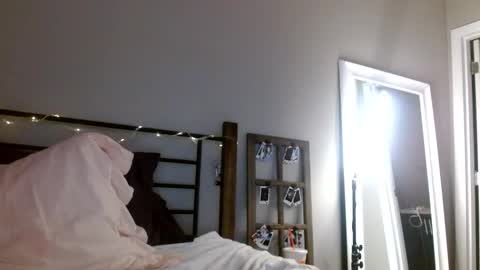 Snapshot of avaashley chatting on December 17, 1:11 am Ava Ashley online show from December 17, 1:11 am