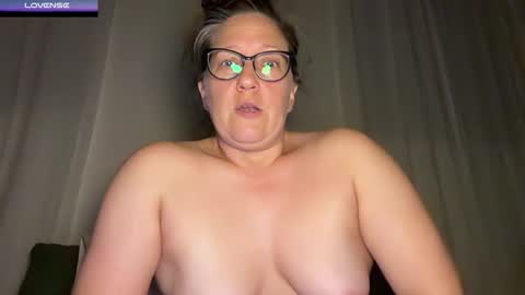 Snapshot of avabradley chatting on June 5, 5:36 am Ava . Support my channel by using my affiliate link to make your account Thanks online show from June 5, 5:36 am
