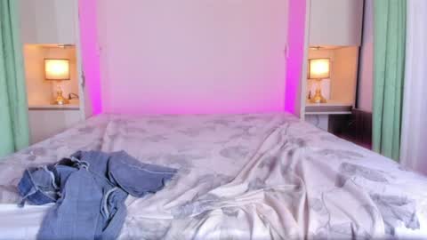 EVA  online show from June 14, 2:24 am