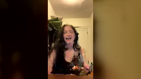 Snapshot of avallanchee chatting on June 23, 4:10 am avallanchee online show from June 23, 4:10 am