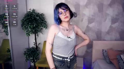 avaobierne online show from December 16, 7:19 pm