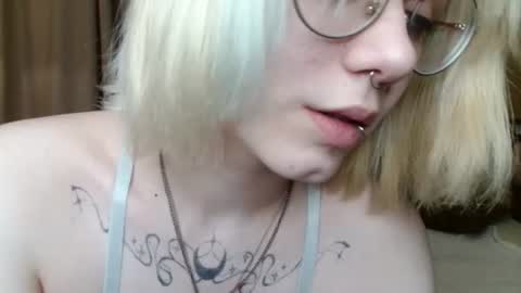 Snapshot of avaobierne chatting on June 6, 6:51 am avaobierne online show from June 6, 6:51 am