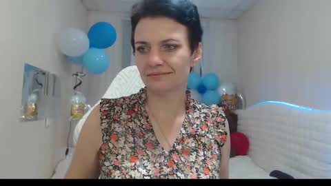 avasaturnian online show from October 8, 12:25 pm