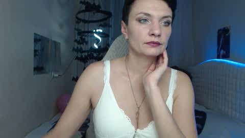 avasaturnian online show from October 11, 12:26 pm