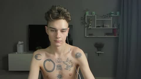 Snapshot of avegothy chatting on January 27, 3:28 pm gothy 3 online show from January 27, 3:28 pm