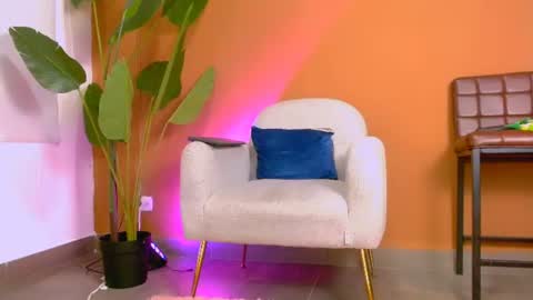 Hi im aqua is nice with me online show from June 25, 8:02 pm