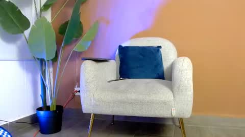 Hi im aqua is nice with me online show from August 3, 9:18 pm