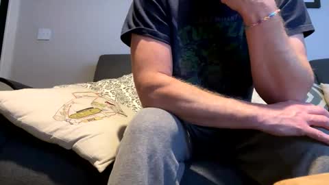 averagebar online show from November 7, 9:04 pm