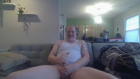 Snapshot of averagegreg chatting on February 7, 1:04 pm Greg online show from February 7, 1:04 pm