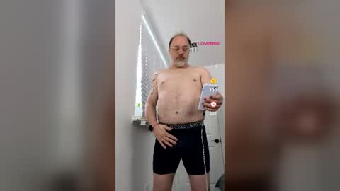 Snapshot of averagegreg chatting on July 9, 11:47 am Greg online show from July 9, 11:47 am