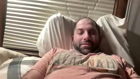 averagejoe345977 online show from February 4, 6:19 am