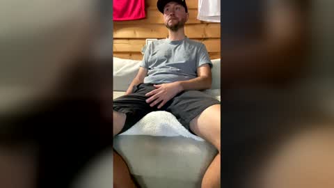 Snapshot of averagejoe_8 chatting on May 24, 5:40 pm averagejoe_8 online show from May 24, 5:40 pm