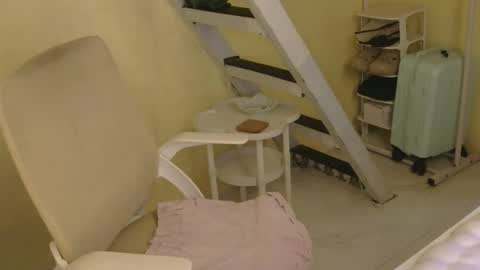 Snapshot of averageuncut1 chatting on February 17, 3:36 am Rhian online show from February 17, 3:36 am