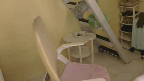 Snapshot of averageuncut1 chatting on February 21, 4:46 am Rhian online show from February 21, 4:46 am