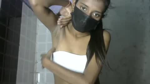 Snapshot of avery_lust01 chatting on June 3, 5:21 am avery_lust01 online show from June 3, 5:21 am