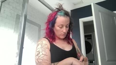 Snapshot of avery_madison chatting on January 3, 8:32 pm Avery Madison online show from January 3, 8:32 pm