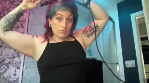 Snapshot of avery_madison chatting on September 18, 1:24 pm Avery Madison online show from September 18, 1:24 pm