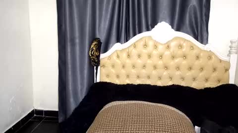 averygoodbadgirl online show from June 12, 6:40 pm