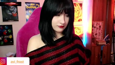 Snapshot of avi_frost chatting on January 9, 8:55 am Saraaaa independent model 3 online show from January 9, 8:55 am