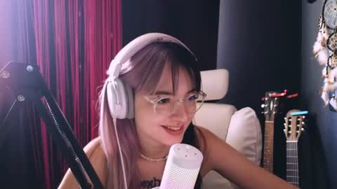 Avriel online show from August 4, 4:48 am